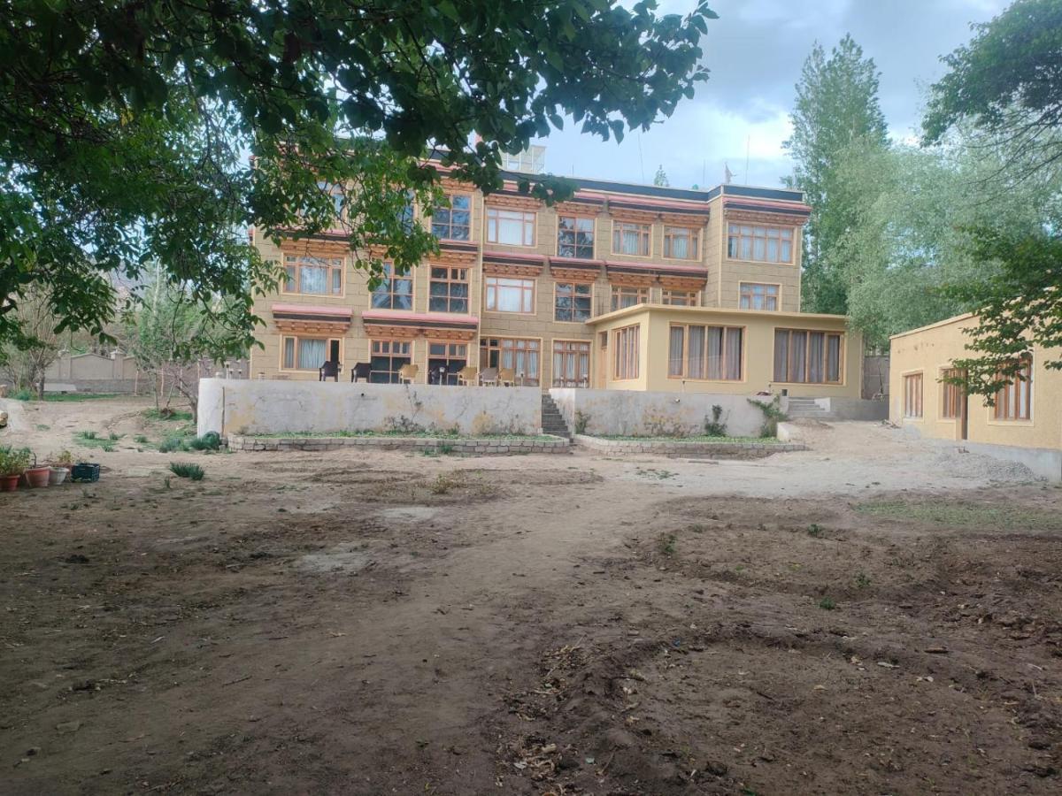 Hotel Alpine Ladakh Leh Exterior photo